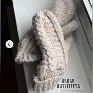 Cable knit Chenille Mittens